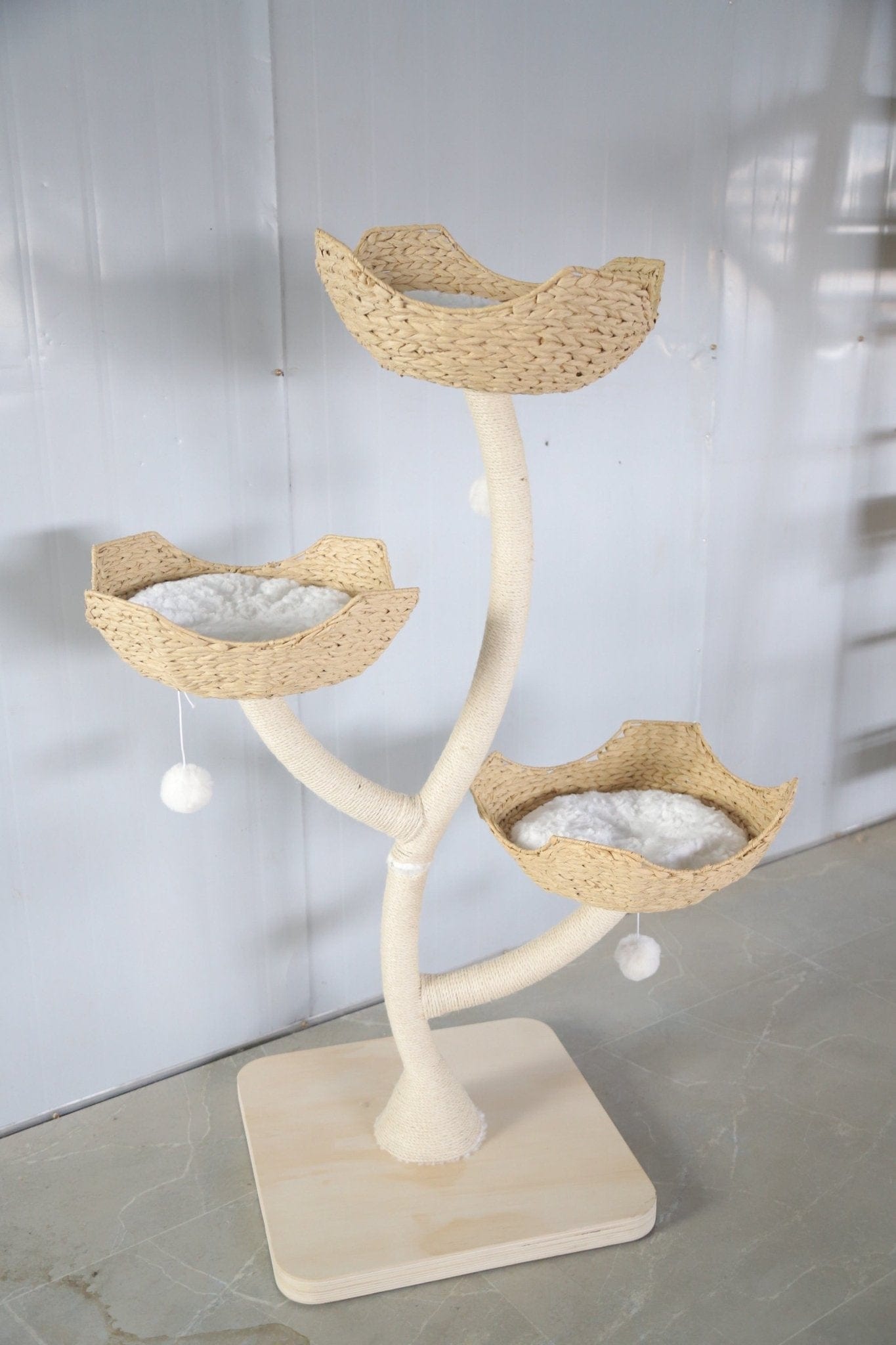 Meowera Cat trees Lunar Nest White Cat Tree Basket