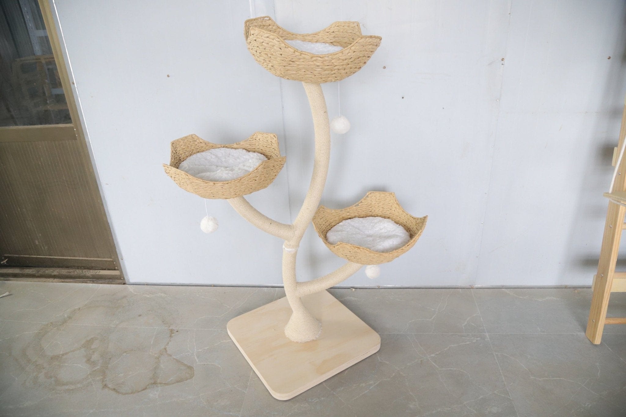 Meowera Cat trees Lunar Nest White Cat Tree Basket
